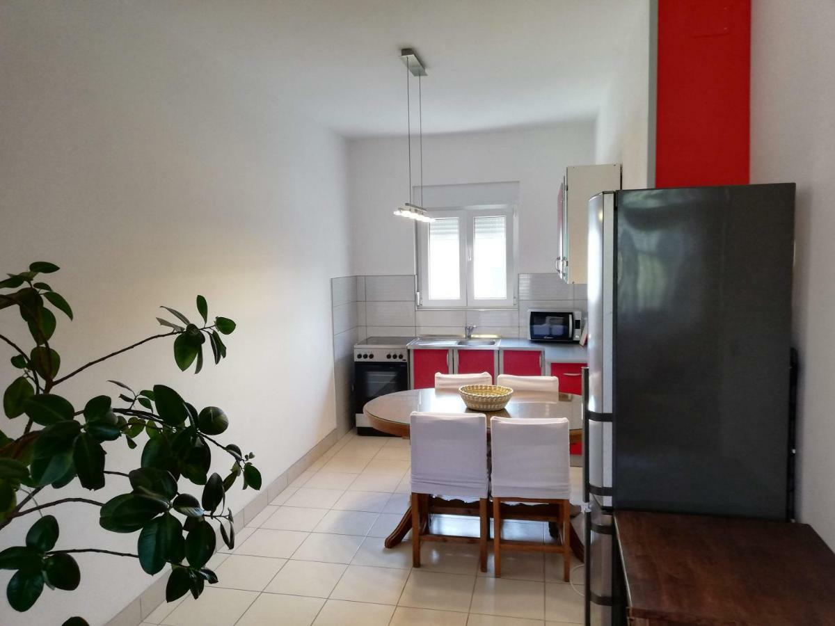 Spacious Family Apartment With Parking In The Shade And Barbecue House Sibenik Luaran gambar